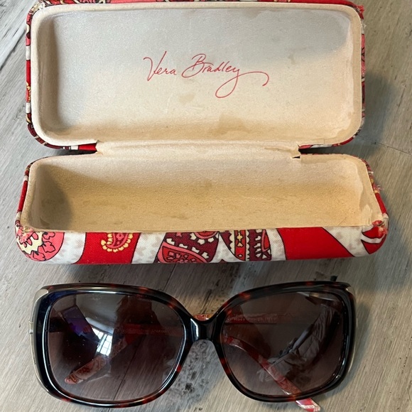 COPY - Vera Bradley Sunglasses - Picture 2 of 4
